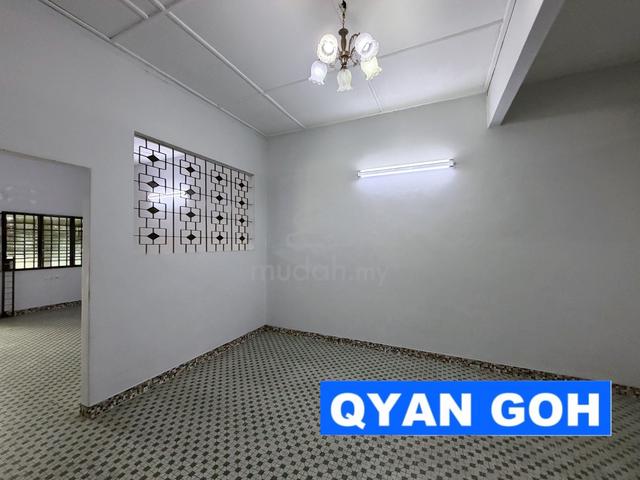 [Rare] Empty 1 Sty Terrace-Jelutong near Central Park Batu Lancang 1