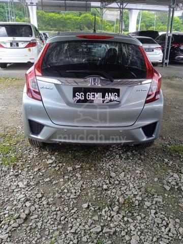2017 Honda JAZZ 1.5 V (A) - 3