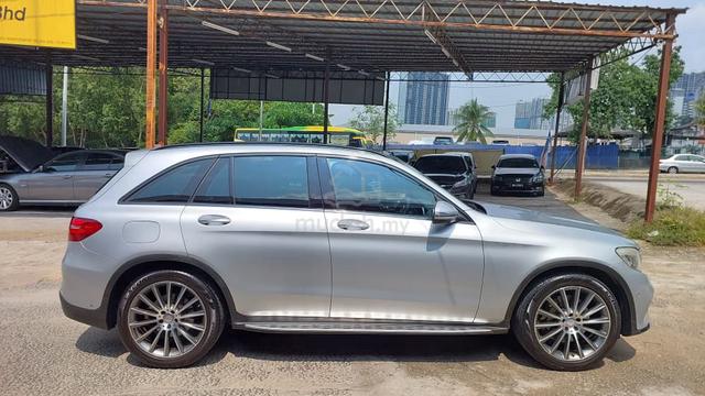 2017 Mercedes Benz GLC250 4MATIC COUPE AMG LINE - 4