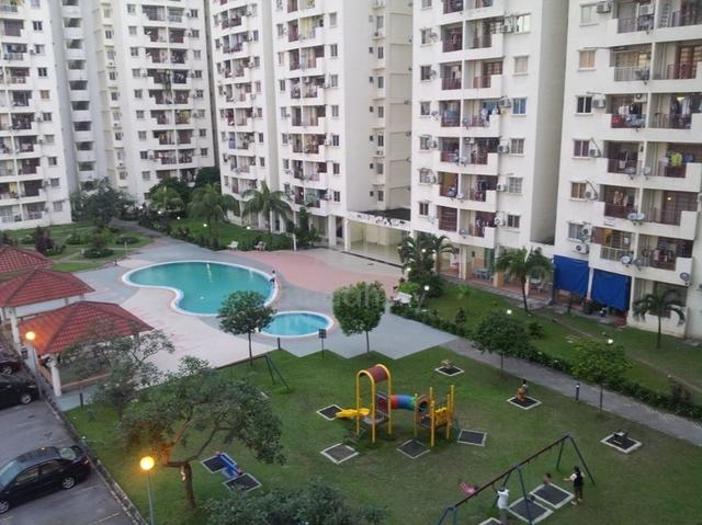 Pandan Court 1