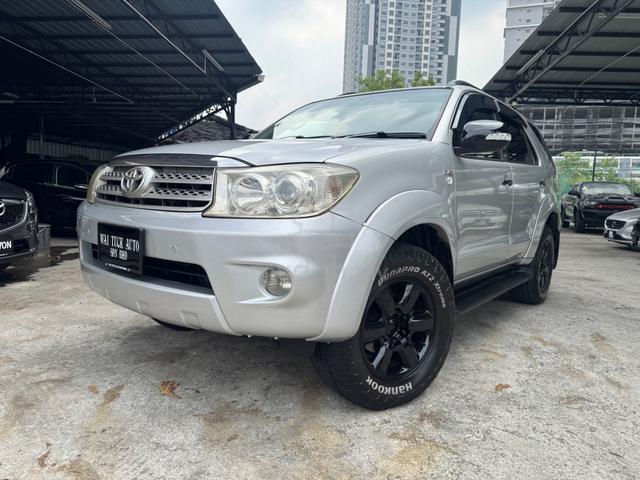 Toyota FORTUNER 2.5 G FACELIFT (A) Diesel Turbo - 3