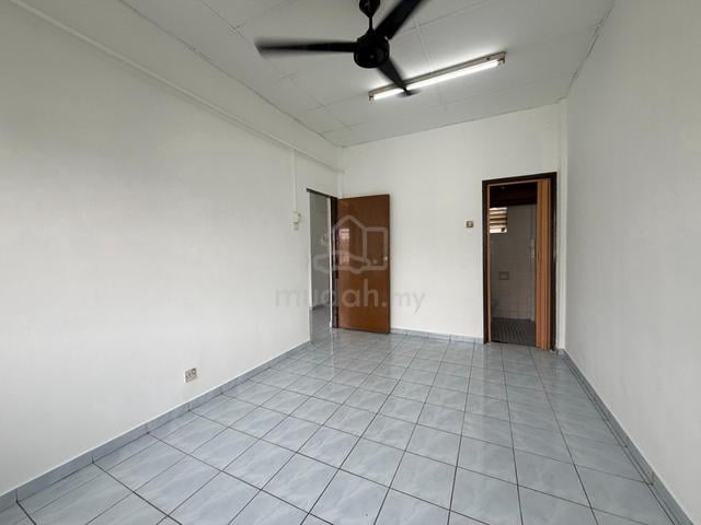 Nuri Court 1