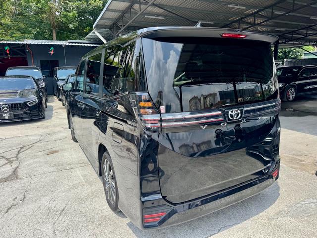 2024 Toyota VOXY 2.0 S-Z (A) Power Boot 2Pd 7s Rea - 2
