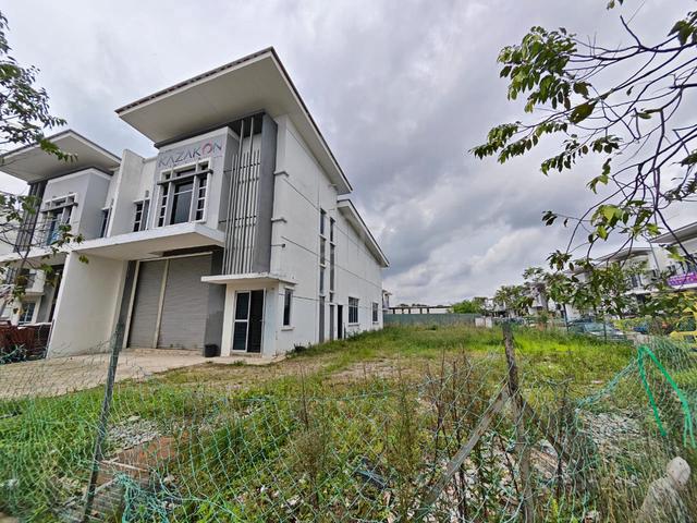 Melaka Ayer Keroh Semi-D Factory Corner Lot For Sale Extra Land 1