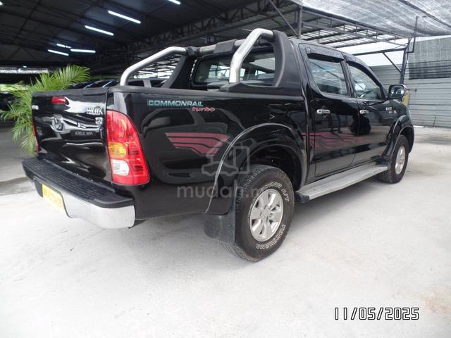 2010 Toyota HILUX 2.5 G DOUBLE CAB (M) - 1