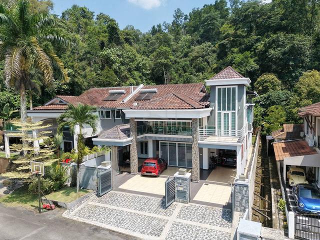 [RENOVATED] Double Storey Semi D Taman Andaman Ukay For Sale 1