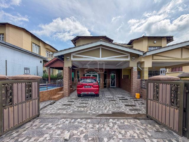 RENOVATED ‼️ 2 Storey Semi D, Taman Dahlia, Bandar Baru Salak Tinggi 1