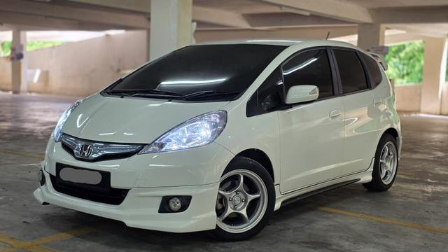 2013 Honda JAZZ 1.3 HYBRID FACELIFT (A) Hatchback - 1