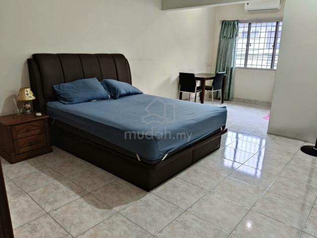 PJ SS2  Medium and small room for rent 1