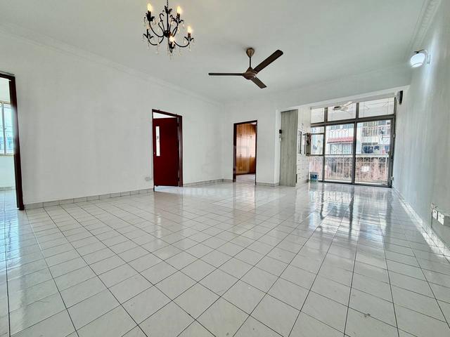 Ixora Apartment (Jalan Tun Razak) 1