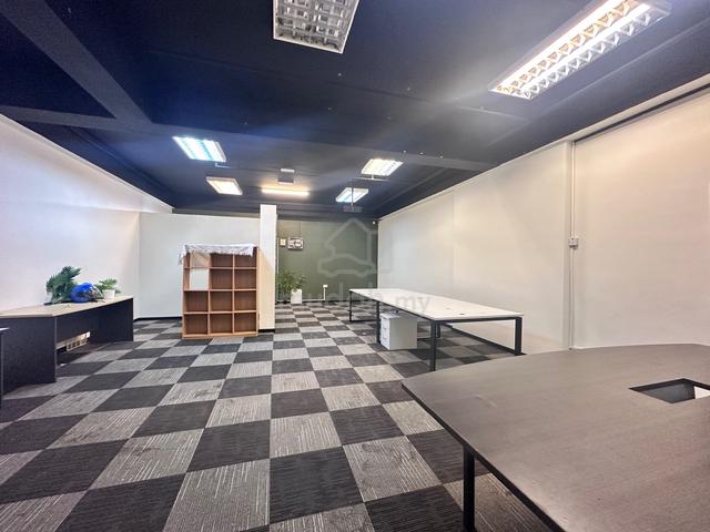 Semi fitted office space at Kenwingston Business Park, Cyberjaya. 1