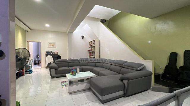 Selangor Seri Kembangan Leasehold 2.5-Storey Terraced House For Sale 1