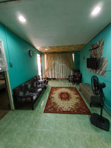 Rumah Teres di Taman Desa Putra Kg Banggol Tuan muda 1