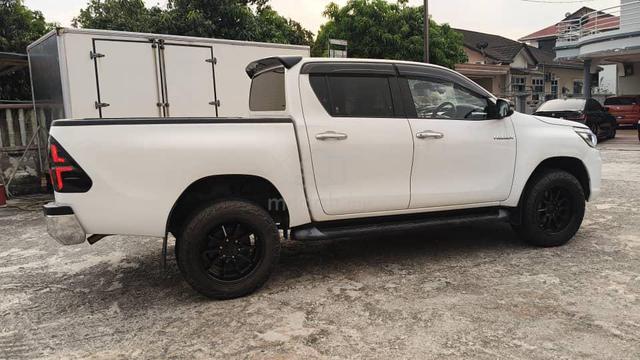 2018 Toyota HILUX 2.4 G FACELIFT (A) - 4