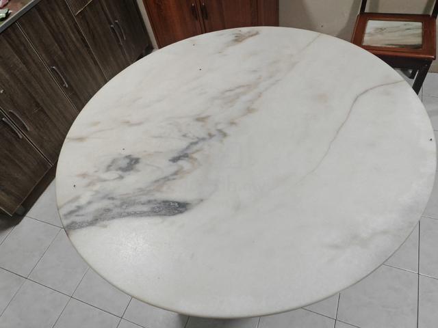 Dining table with four chairs  - photo 6 of 6