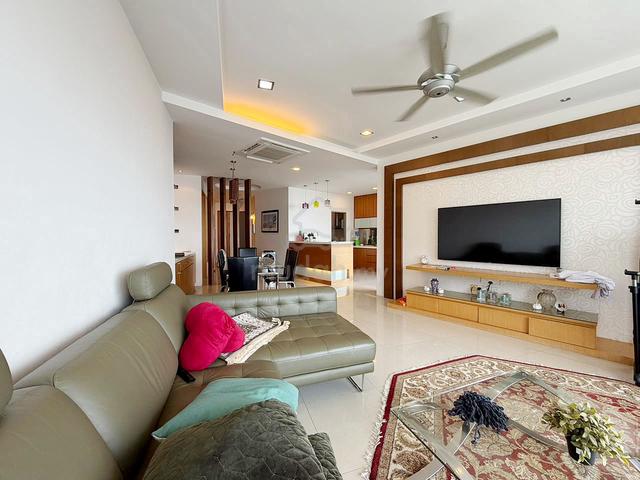 The View Condominium (Twin Towers) 1