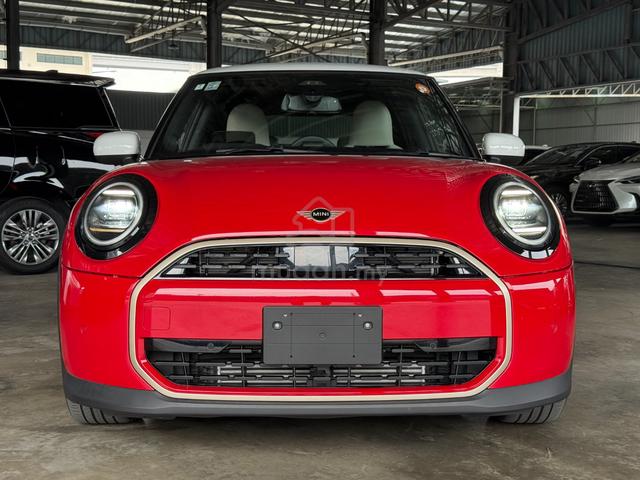 2024 Mini COOPER 1.5 C-CLASSIC TRIM RED Rare 18kM - 5