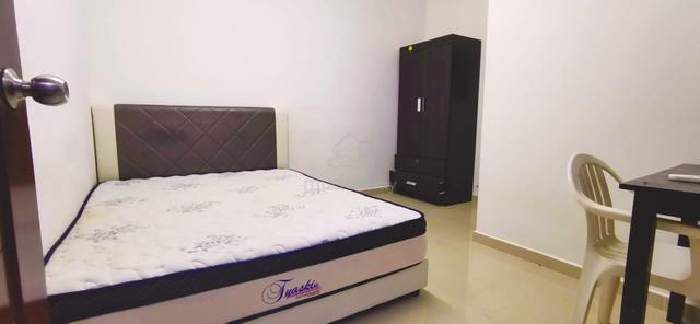 Comfy rooms in Cheras (with free wifi + aircon + queen-size bed) 1