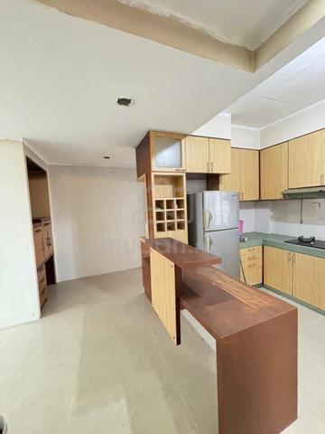 Sri Putra Apartment 1