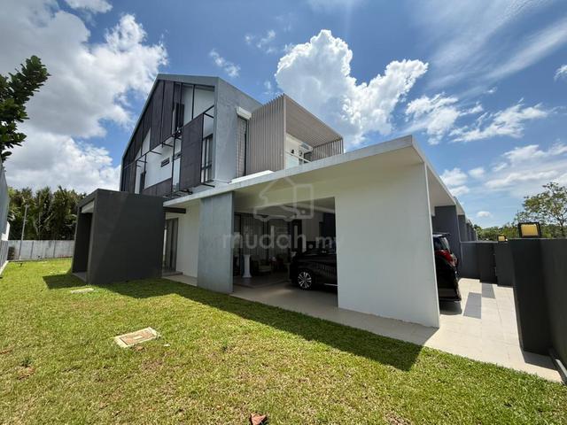 La promenade 2.5 storey Terrace Corner For sale 1