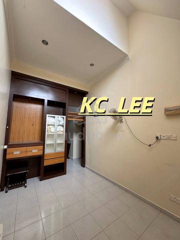 Fully Furnished 1.5 Storey Terrace For Sale @ Desa Makmur,Lunas 1