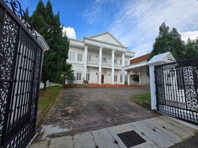 Italian Design Luxury Mansion  1