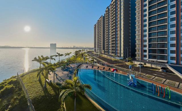 E Island Lake Haven 1