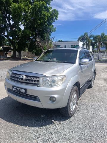 Toyota FORTUNER 2.5 Auto - 1