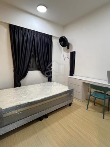 Medium room sentul for rent 1