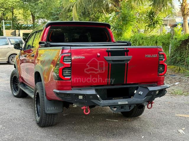 2019 Toyota HILUX 2.8 BLACK EDITION 4X4 (A) - 5