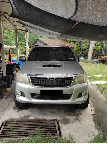 【Selling Cheap】2013 Toyota Hilux 2.5 Auto Tip-Top - 1