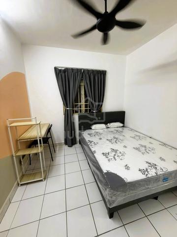 Room for Rent @ Flora Damansara  1