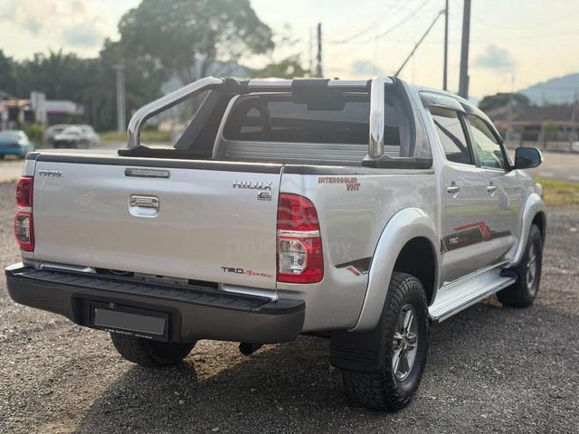 2015 Toyota HILUX 2.5 G TRD SPORTIVO (A) - 4