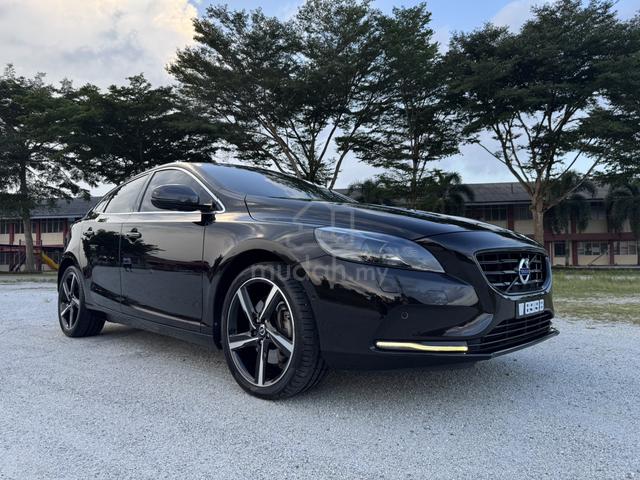 2013 Volvo V40 2.0 T5 (A) - 1