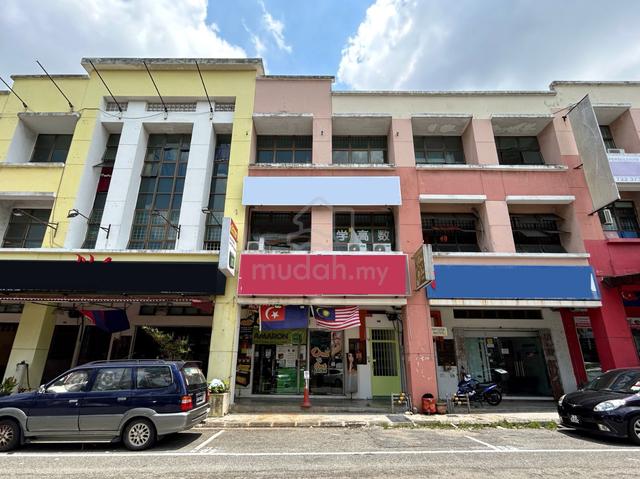 Desa Cemerlang Shop For Sale 3 Storey Facing Main Road Freehold 1