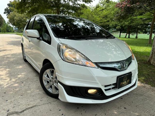 2013 HONDA JAZZ HYBRID 1.3 Condition Masih Cantik! - 3