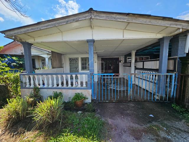 Rumah teres setingkat di Taman Selasih, Jerteh 1