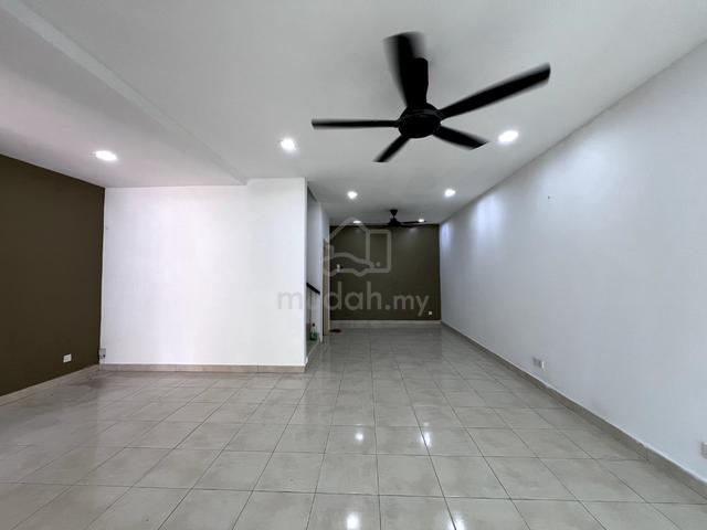 2.5 Storey House at Seri Sungai Long 1