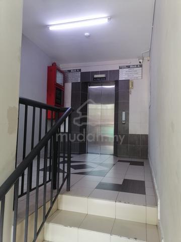 Ground floor shop in jln kuchai maju 13 kuchai exchange for rent 1