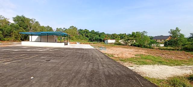 Best lokasi; corner lot tepi jalan; dengkil town 1
