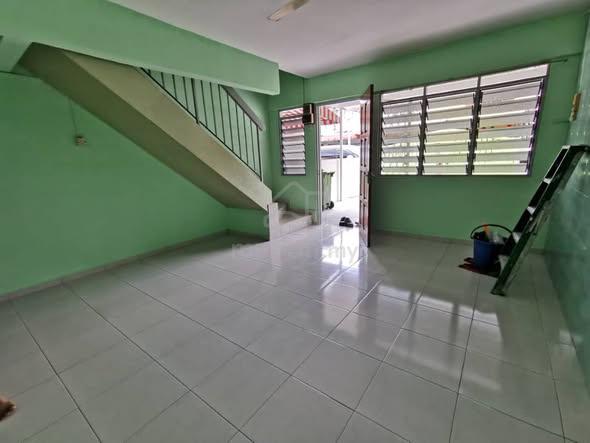 Cheap Sale Full Loan Renovated Bercham Taman Pakatan Pakatan Jaya Anju 1