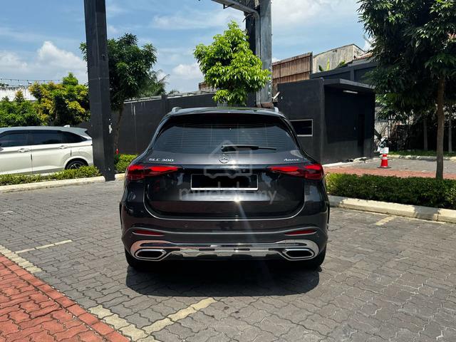 Mercedes Benz GLC300 AMG LINE UNDER MB WARRANTY - 5