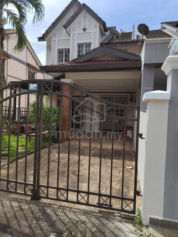A double storey terrace house (corner) at Bukit Rahman Putra, for rent 1