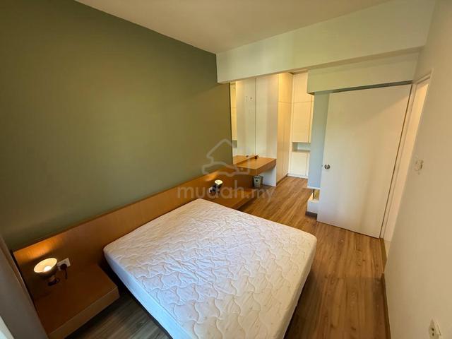 The Peak SOHO 1