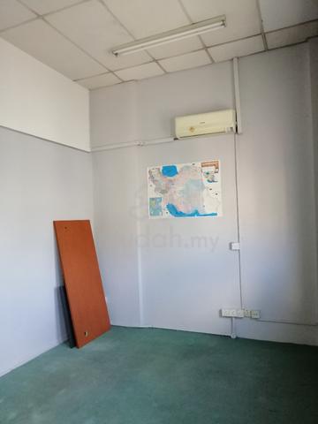 Diamond Square fully furnished 3 partition room 4 Aircon 4 lifts 4