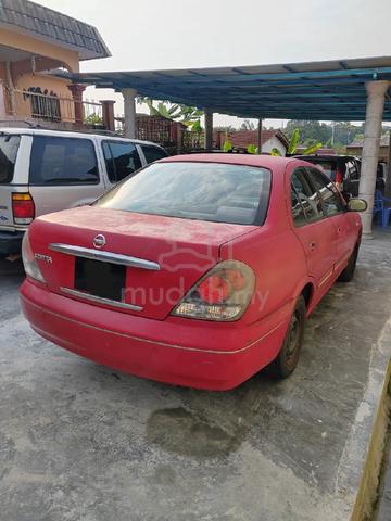 Nissan Sentra 1.6cc manual thn 2010 (3 digit plat) - 2