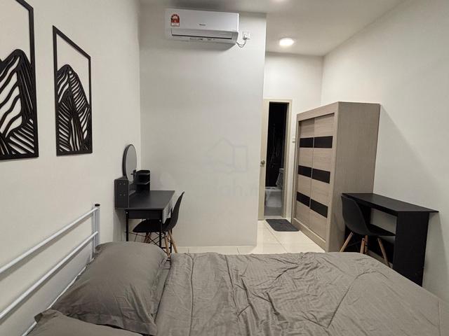 Batu Kawan Master bedroom (with carpark) 1