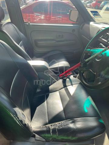 2004 Toyota HILUX 2.5 SR TURBO MY03 KDN190 (A) - 4