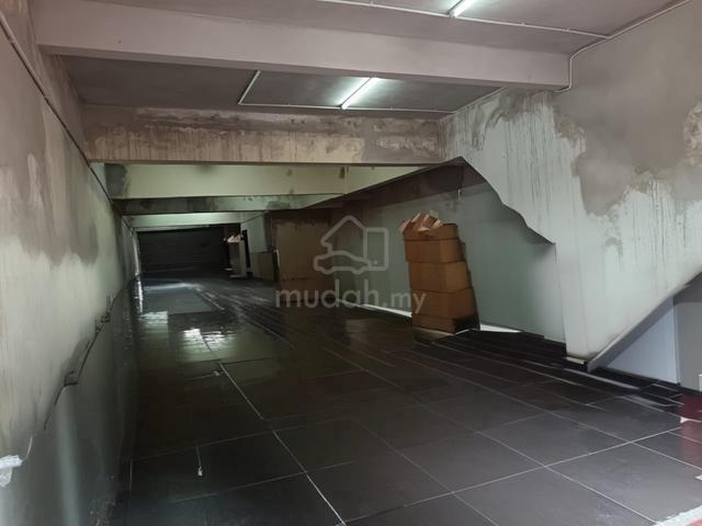 Whole 4 Storeys Shop lot [Jelutong Hotspot] For Rent (Direct Owner) 1