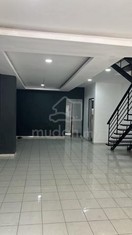 Kulai Scientex Kelapa Sawit 2 Storey House EndLot Renovation For Sell 1